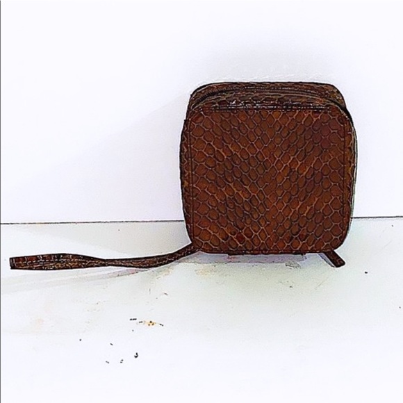 Authentic Gucci Tom Ford Rare Python Mini Vanity Case w/ Wrist Strap - Picture 4 of 12